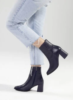 Andrea Conti Stiefelette Mit Seitlich Eingesetztem Gummizug 17 Andrea Conti Stiefelette Mit Seitlich Eingesetztem Gummizug -Angebote Trend Seele Store andrea conti stiefelette mit seitlich eingesetztem gummizug farbe dunkelblau groesse 038 4