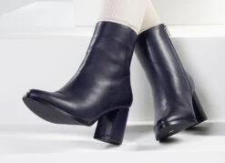 Andrea Conti Stiefelette Mit Seitlich Eingesetztem Gummizug 18 Andrea Conti Stiefelette Mit Seitlich Eingesetztem Gummizug -Angebote Trend Seele Store andrea conti stiefelette mit seitlich eingesetztem gummizug farbe dunkelblau groesse 038 5