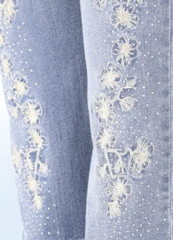 Edel-Jeans Mit Stickerei-Applikationen Und Glitzersteinchen -Angebote Trend Seele Store edel jeans mit stickerei applikationen und glitzersteinchen farbe hellblau groesse 034 2