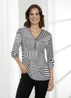 Faszinierendes Shirt Mit Allover-Dessin