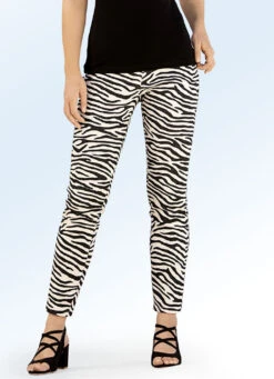 Hose Im Trendigen Animalprint