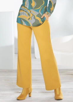 Hose In Modischer Weite