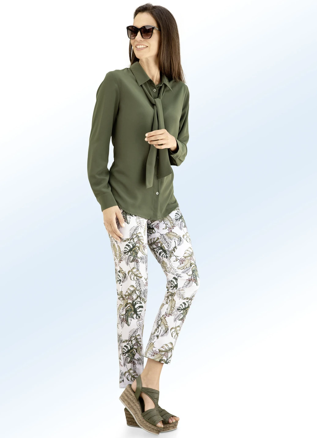 Hose In Trendiger Blätterdessinierung 2 Hose In Trendiger Blätterdessinierung – Bild 2