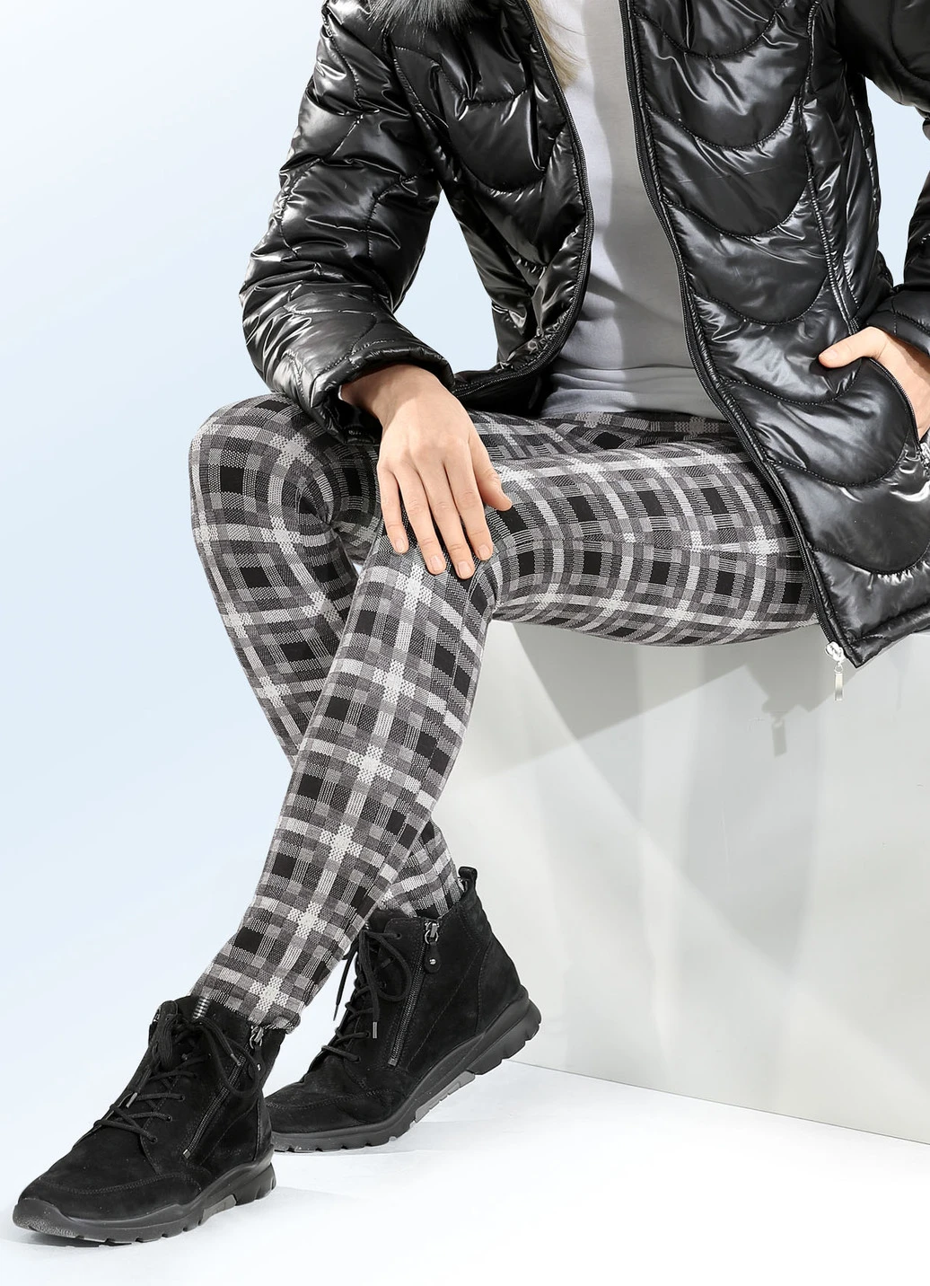 Leggings In Angesagter Karo-Dessnierung 2 Leggings In Angesagter Karo-Dessnierung – Bild 2