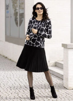 Plissee-Rock In Topaktueller Wildleder-Oprik -Angebote Trend Seele Store plissee rock in topaktueller wildleder oprik farbe schwarz groesse 040 1