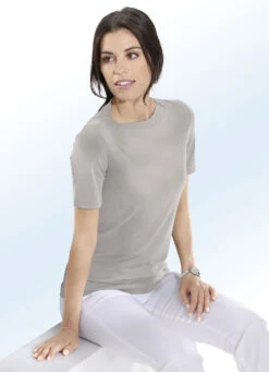 Shirt Mit Ausgefallener Ausschnitt-Verarbeitung In 2 Farben