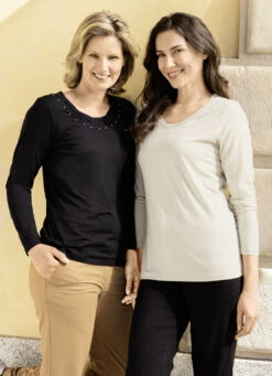 Shirt Mit Charmanter Verarbeitung In 2 Farben -Angebote Trend Seele Store shirt mit charmanter verarbeitung in 2 farben farbe schwarz groesse 042 1