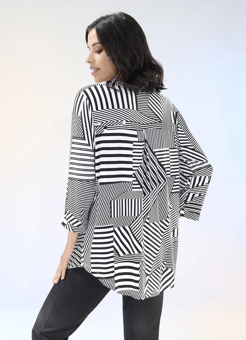 Shirt Mit Raffinierter Faltenlegung Im Vorderteil 2 Shirt Mit Raffinierter Faltenlegung Im Vorderteil – Bild 2