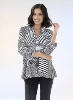 Shirt Mit Raffinierter Faltenlegung Im Vorderteil