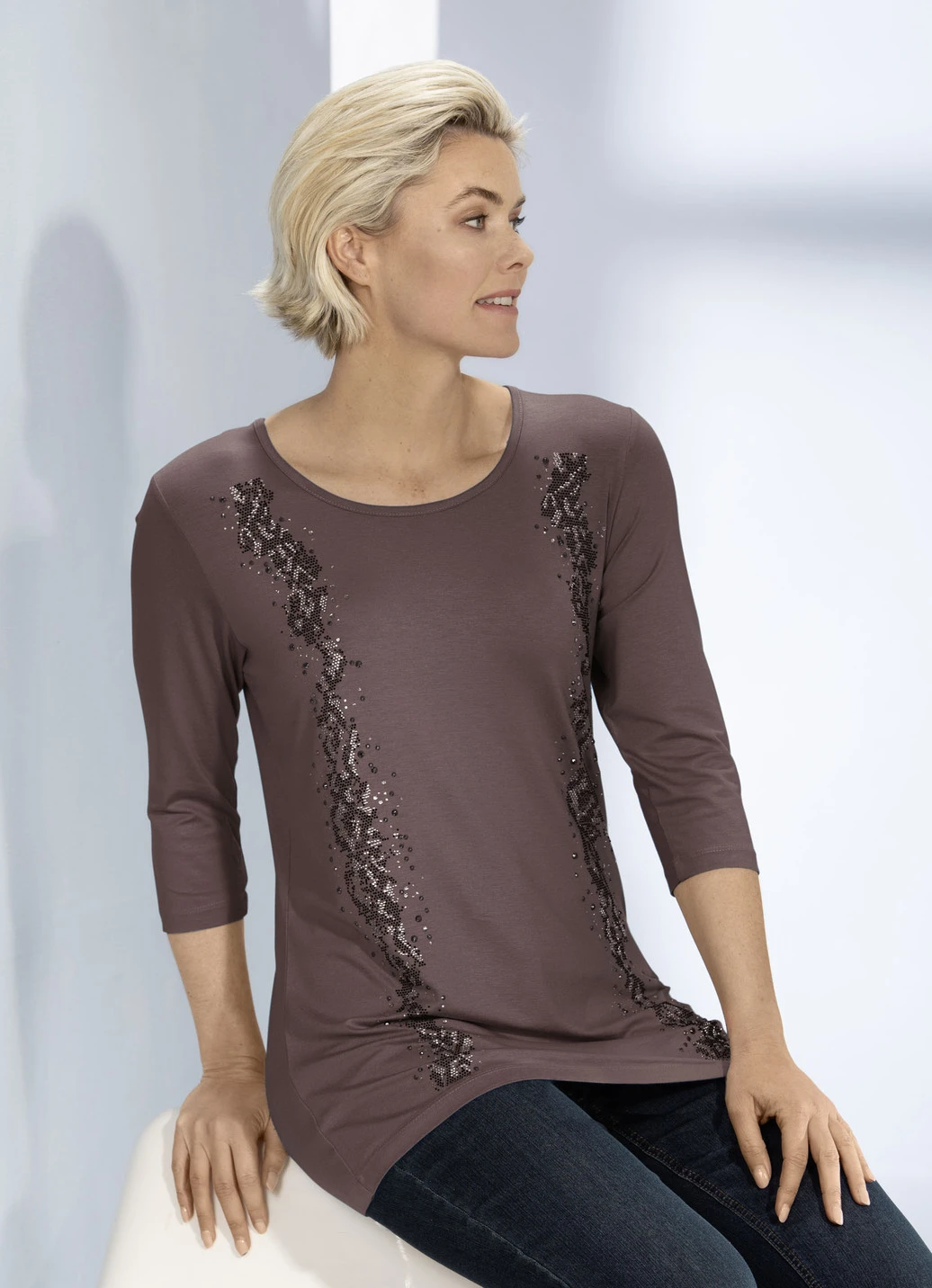 Shirt Mit Strass-und Plättchenzier In 3 Farben 3 Shirt Mit Strass-und Plättchenzier In 3 Farben – Bild 3