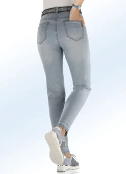 Knöchellange Jeans Mit Modischer Saumfärbung -Angebote Trend Seele Store xknoechellange jeans mit modischer saumfaerbung farbe hellblau groesse 036.jpg.pagespeed.ic .SuK tT Dpy